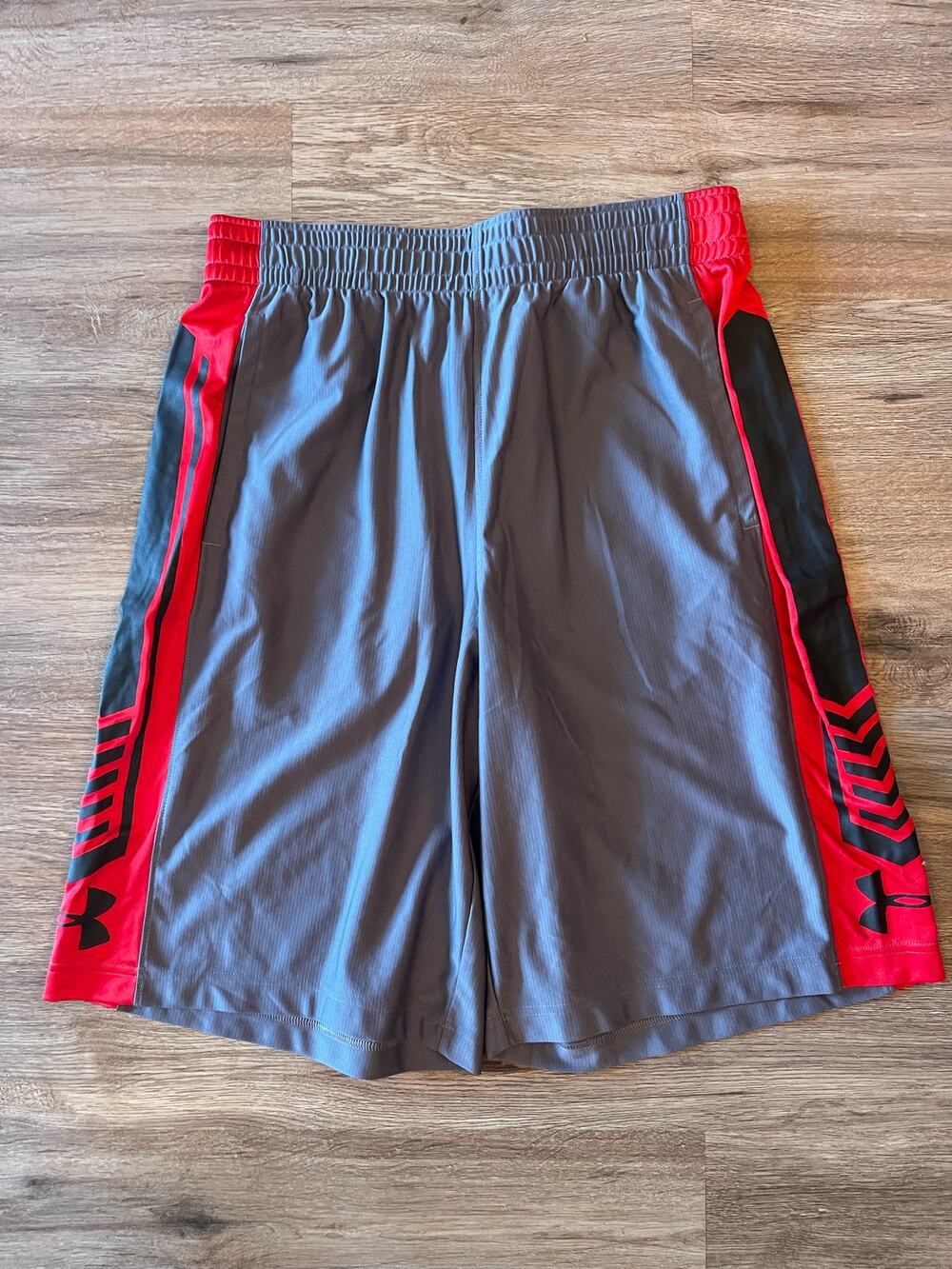 Under Armour Gray Loose Fit Athletic Shorts Size Large